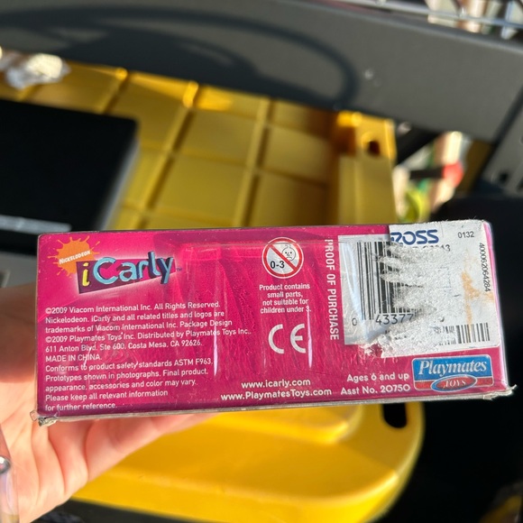 2009 Nickelodeon iCarly Fashion Switch Carly with Funky Vinyl toy as is - Picture 4 of 4